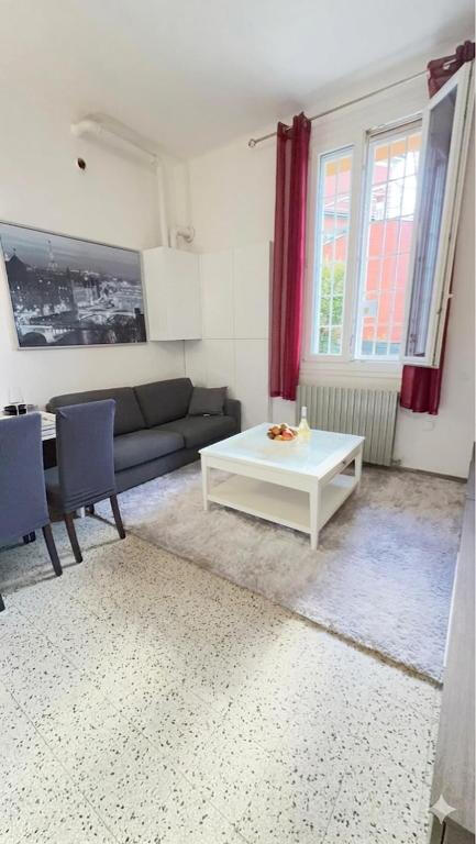 apartment-near-bologna-central-station self-check-in-keyless-entry-bologna