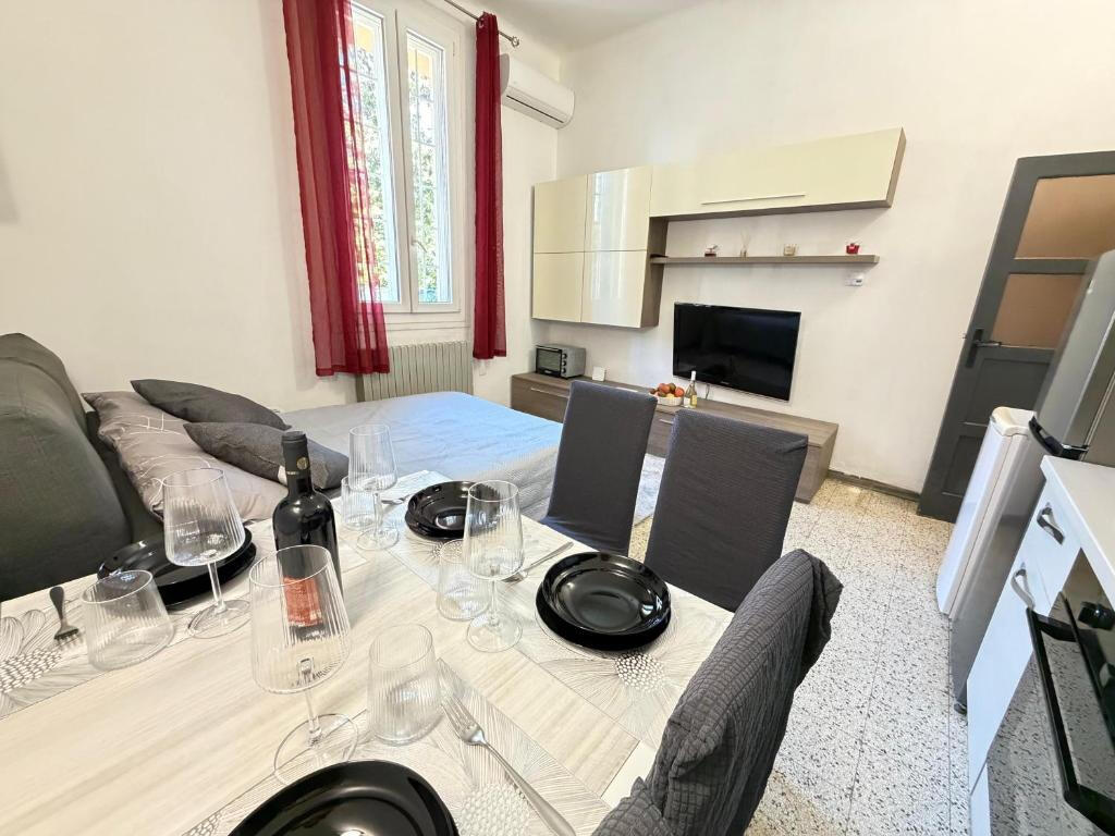 double-bedroom-short-term-rental-bologna